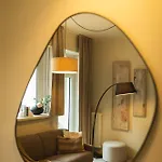 Giselda Corner - Smart Turyn